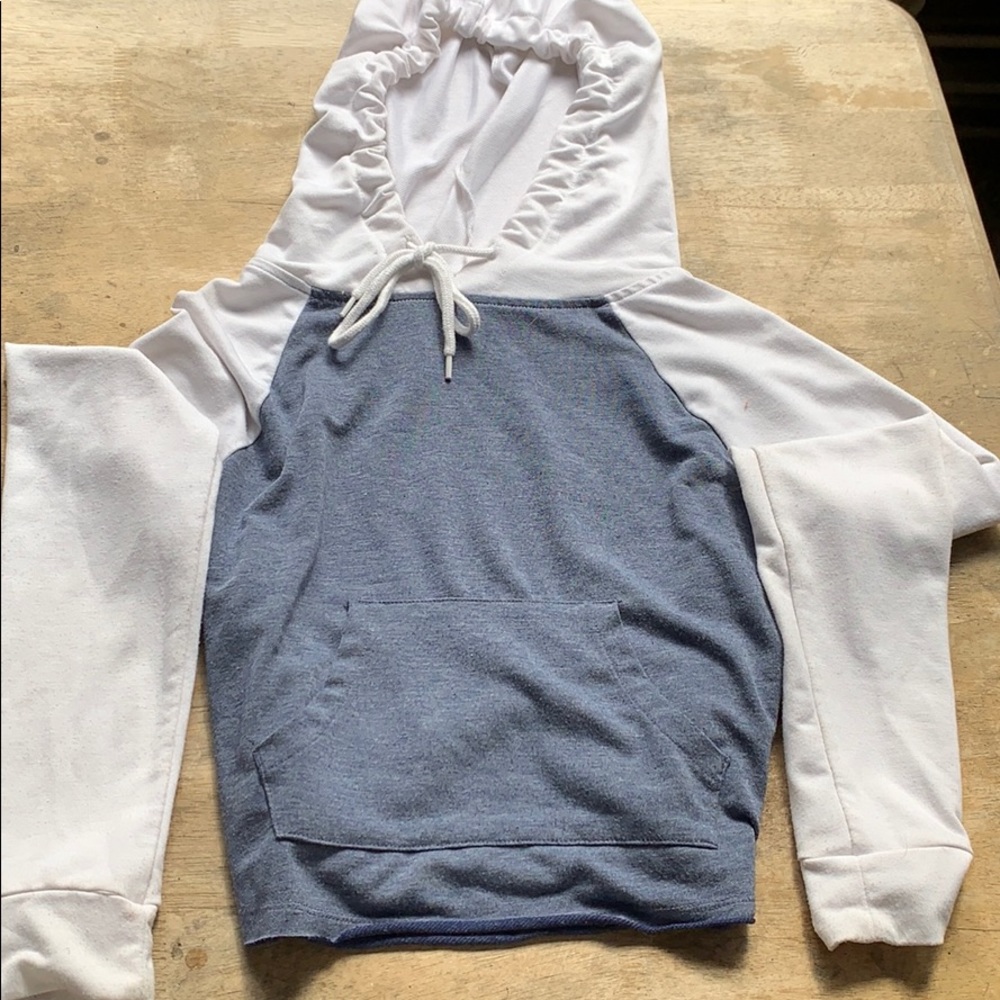 Long sleeve crop top